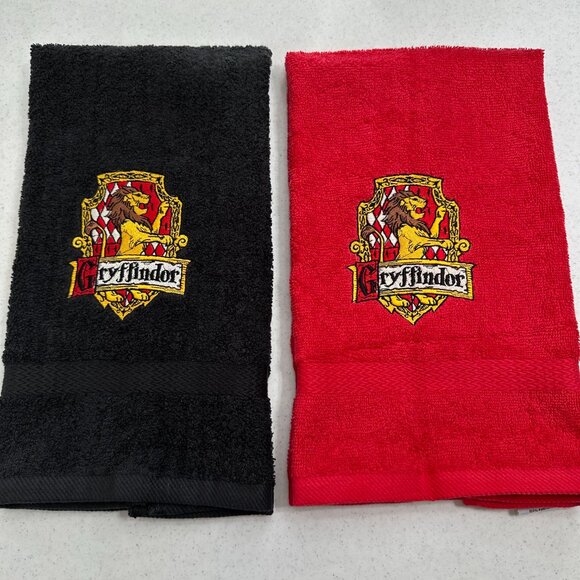 Harry Potter Towels Embroidered Gryffindor Hand Towel Set Hogwarts Wizard Witch - Picture 3 of 11